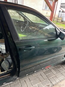 Dveře BMW E46 Sedan Farngruen / Náhradní díly - 4