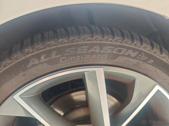 Celoroční Pirelli 235/40r19 - 4