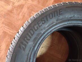 Zimní pneu Bridgestone 215 60 R16 99H - 4