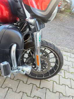 Harley Davidson street glide CVO - 4