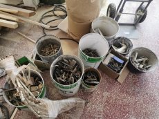 historické okenní kličky, olivy, rozvory, půlolivy, balk. kl - 4