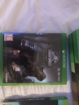 Prodám xbox one S minecraft edition + hry(9) - 4