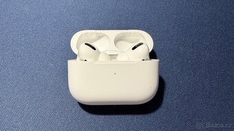 Apple AirPods Pro - 4