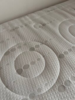 Postel s matrací - 4