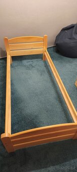 Dřevěná postel - 4