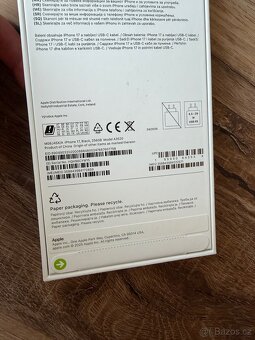 iPhone 17 256 GB černý - 4