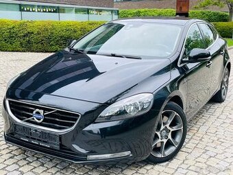 Volvo V40 2.0 D3 5VÁLEC MANUÁL OCEAN RACE LED SERVISKA - 4