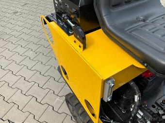 Bagr CR-07 s mimossým kopáním, mini bagr - 4