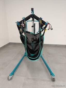 Osobní zvedák pro snadný transport pacienta - 4