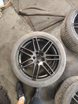 255/40 r19 - 4