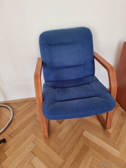 Kulatý stůl + 9 židlí - 4