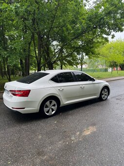 Škoda Superb 2.0 TDI 110kW TOP STAV - 4