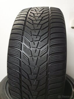 4x -- 245/40 R20 Zimní pneu Hankook Winter icept evo 3 -- - 4