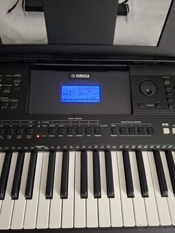 PRODÁM YAMAHA PSR EW 400 - 4