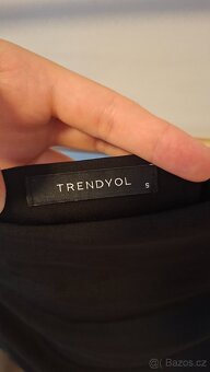 Černé šaty TRENDYOL vel. S - 4