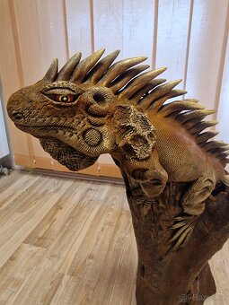 Dřevená socha Leguán - 4