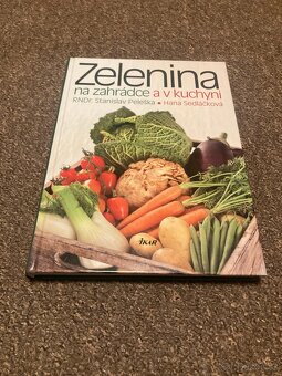 Různé encyklopedické knihy - 4