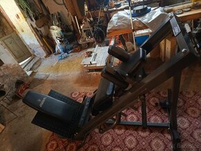 Titanium strenght Legpress a Hacken dřep - 4