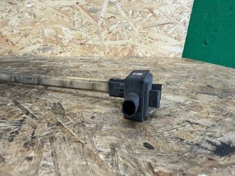 SNÍMAČ OCHRANY CHODCŮ BMW F10/F11 9241787-01 - 4