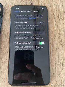 iPhone 11 Pro Max 64G baterie 84% - 4