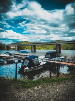 Motorová kajutova loď Jeaneau, s přívěsem - 4