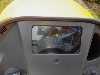 STIGA Estate 9102 W Honda GXV 690 zahradní traktor - 4