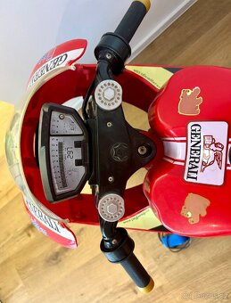 Rezervace PEG PEREGO VALENTINO GP DUCATI ROSSI 2011 - 4