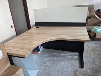 Kancelářský stůl - 4
