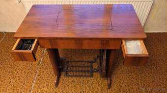 Mechanický šicí stroj Lada 122 - 4