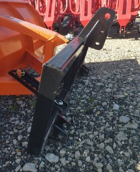 Pluh na traktor - 4