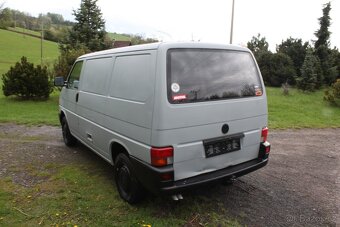 Volkswagen Transporter 1.9 TDI, 3 Místa, tažné zařízení - 4