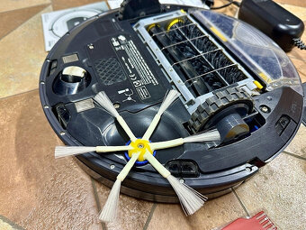 822 Vysavač robotický robot iROBOT ROOMBA - 4