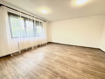 Světlý byt 2kk, cihla, os. vlastnictví, Náchod nad nemocnicí - 4