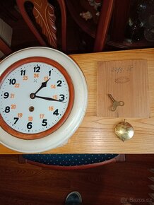 Hezké, funkční staré nástěnné, pérové hodiny- Junghans - 4