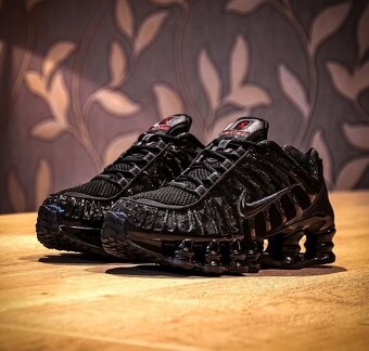 NIKE Air max Shox TL "Triple Black" - 4