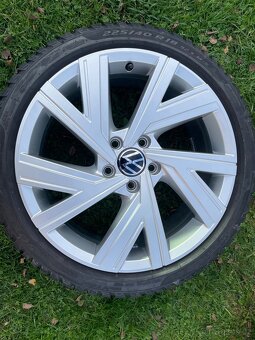 Originál VW Golf 8, 225/40/18 5X112 - 4