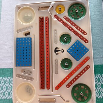 Ikonická konstrukční stavebnice MERKUR 7, z r. 1982 - 4
