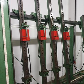 Rámový hydraulický lis Polzer - 4