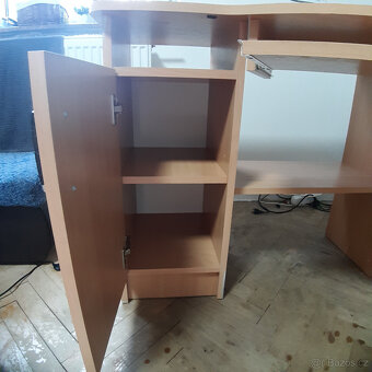 Prodám rohový počítačový stůl - 4