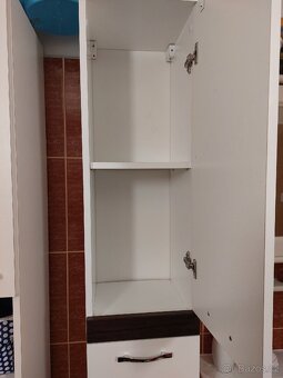 Koupelnová skříň - 4