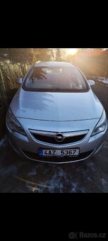 Prodam Opel Astru sport tourneo 2012 - 4