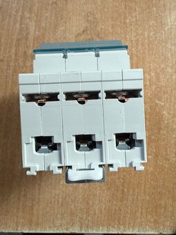 Jistič Hager MBN 316 (3-pólový, 16A) - 4