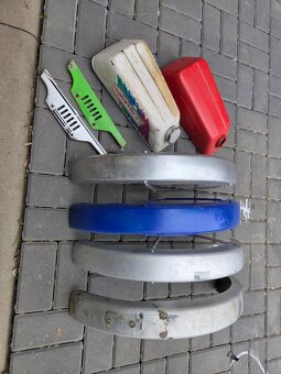 Plechařina babeta, babetta 210 - 4