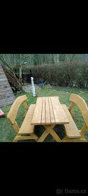 Zahradní nábytek- stůl a dvě lavice - 4