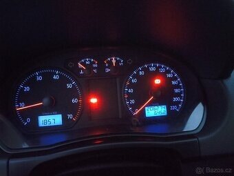 VW Polo 9N3 1.4i benzín - 4