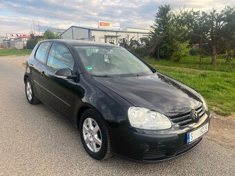 Volkswagen Golf 1.6 75kW Climatronic ALU ŠÍBR - 4