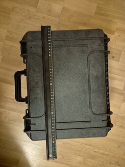 Revopoint mini s otočnou základnou v transportním kufru - 4