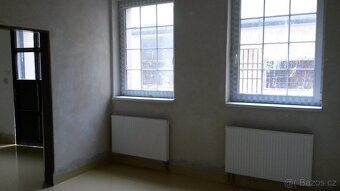 Pronájem nebytových prostor sklady + kanceláře - 4