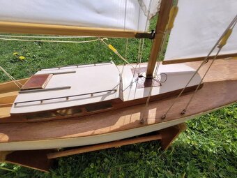 RC plachetnice Schuco „Mistral“ - 4