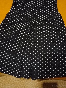 Puntíkované černé šaty - 4